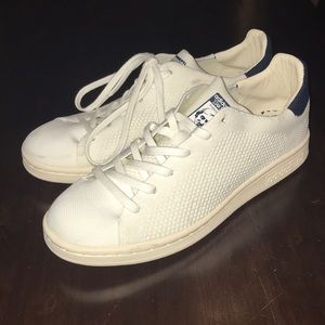 ADIDAS chic tennis shoes